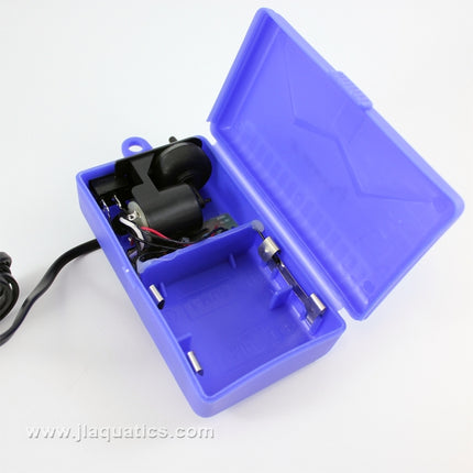 Aquatop  Battery Powered Air Pump inside of air pump showign battery compartment.