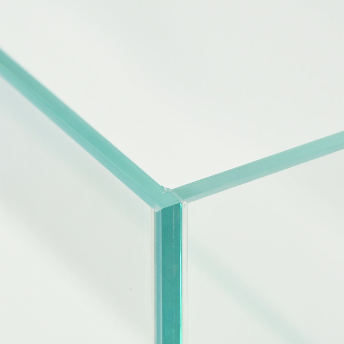 Aqua Japan Rimless Ultra Clear Aquarium glass edge close-up