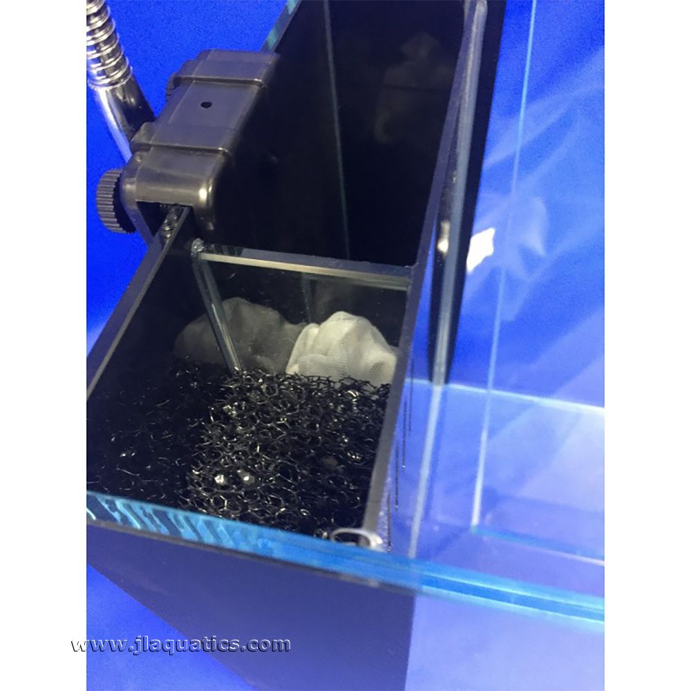 Aqua Japan All In One Peninsula Aquarium overflow close-up