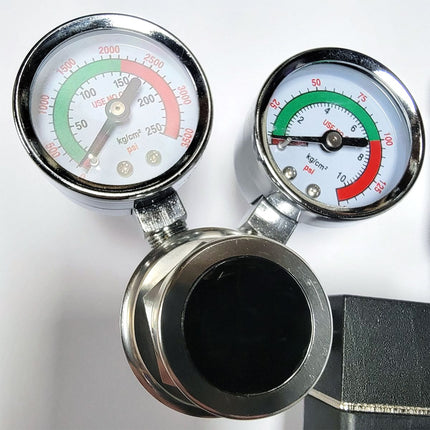 Reef Crest CO2 Regulator close-up view of gauges for adding CO2 into your planted aquarium.