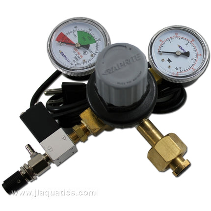 5-Pound Cylinder/CO2 Regulator/Valve & Solenoid Package co2 regulator close-up