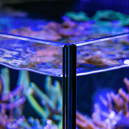 Red Sea Desktop Cube Aquarium ultra clear glass closeup