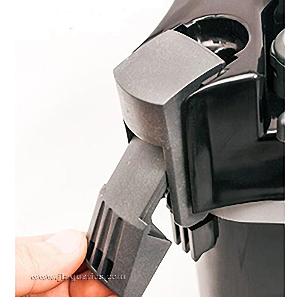 Sicce Whale 200 Canister Filter offers quick assembly and disassembly. 