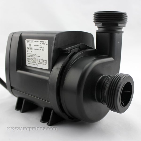 Sicce Syncra SDC 7.0 pump 3/4 view with technical sticker